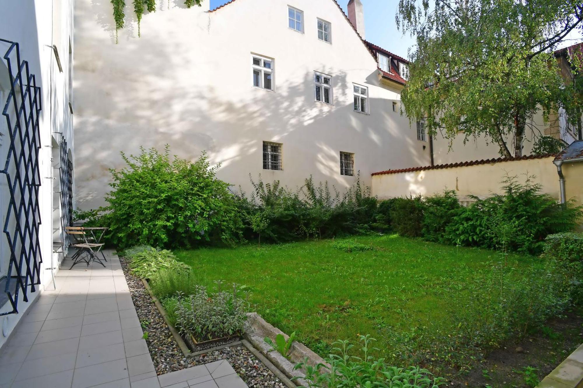 Romantic Apartment Under The Prague Castle Exteriér fotografie